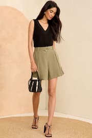 Love & Roses Khaki Green Tailored Belted Shorts With Linen - Image 4 of 4