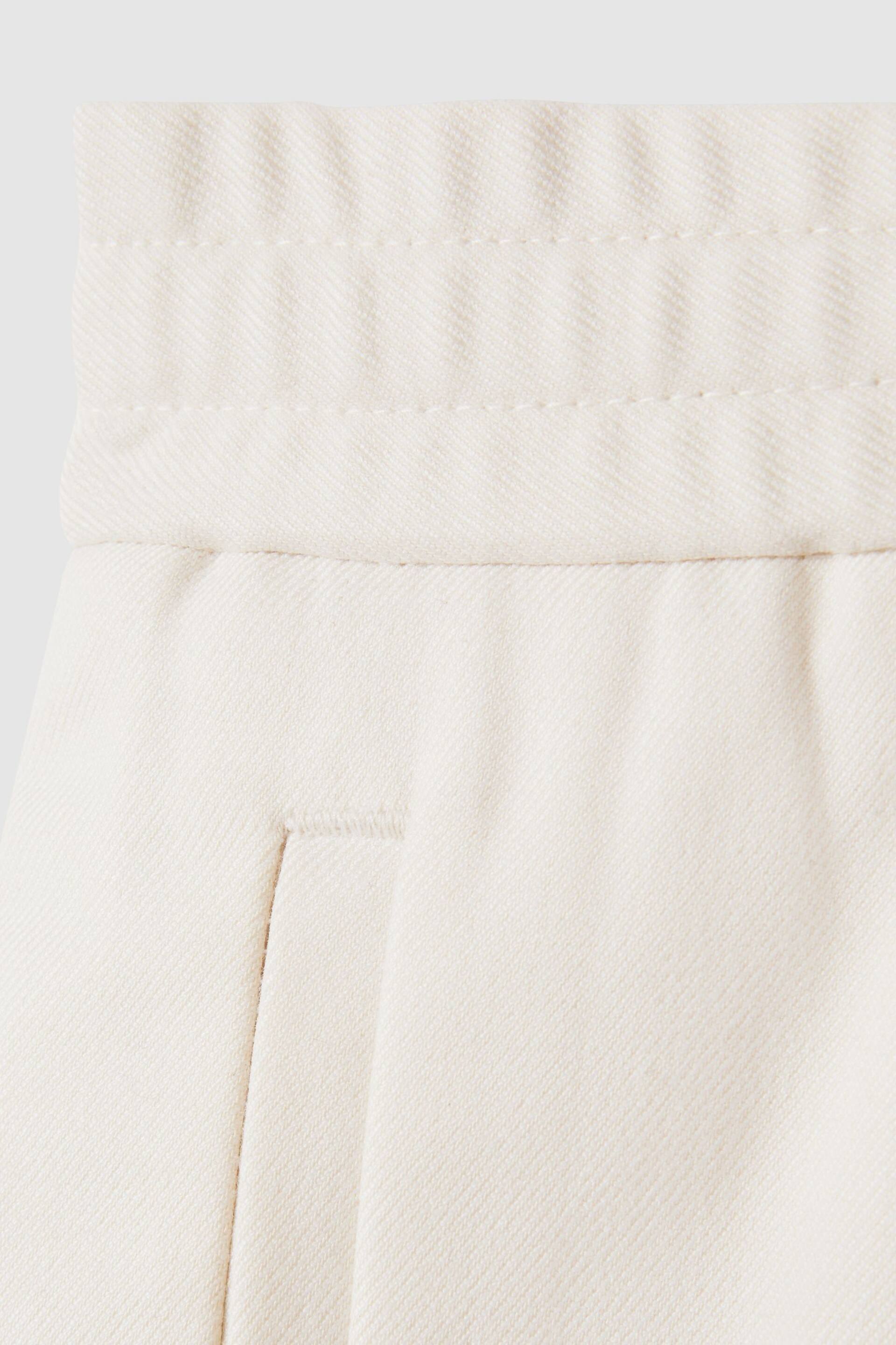 Reiss White Sussex Relaxed Drawstring Shorts - Image 6 of 6