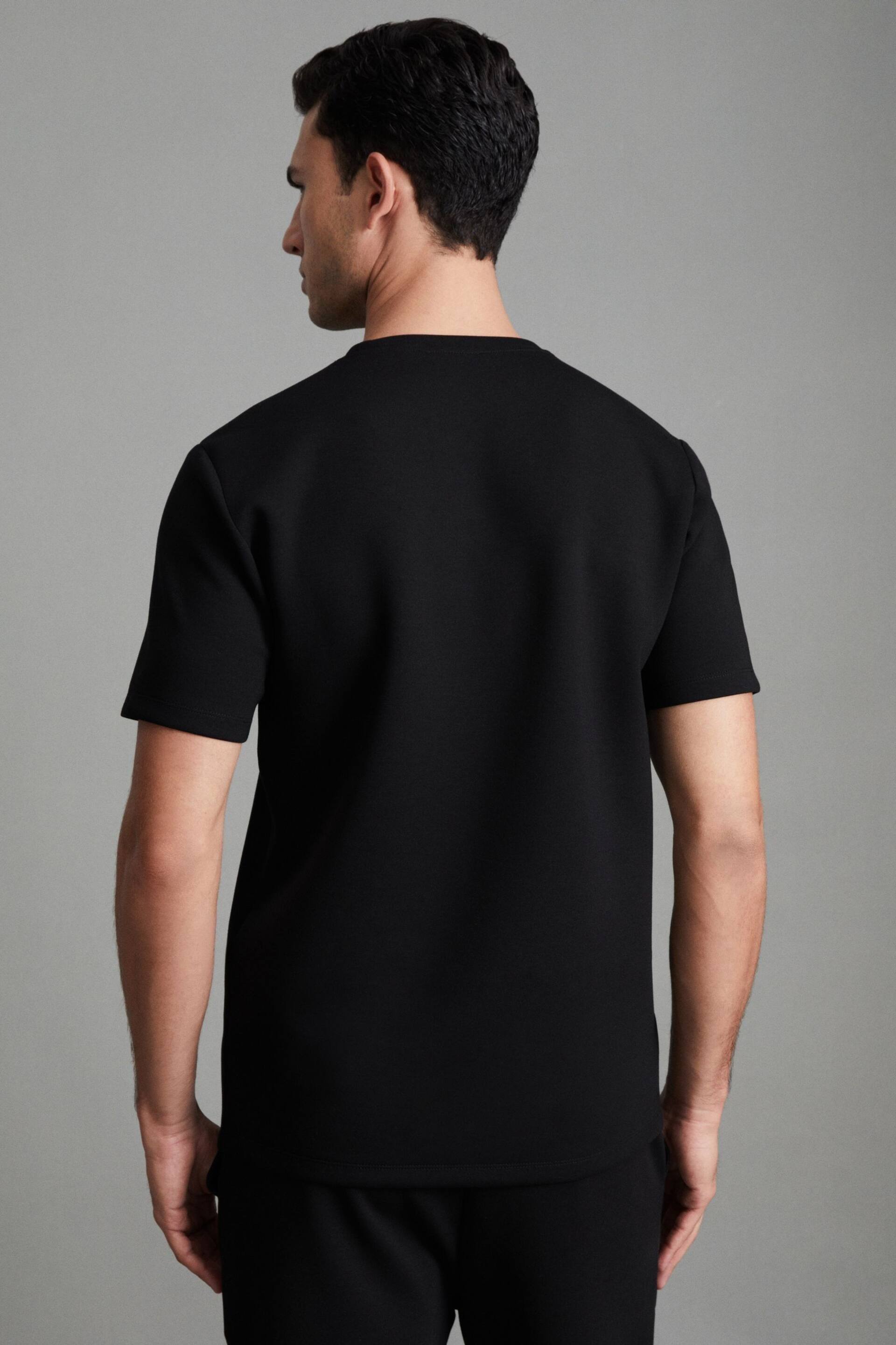 Reiss Black Bradley Interlock Jersey Crew Neck T-Shirt - Image 4 of 6