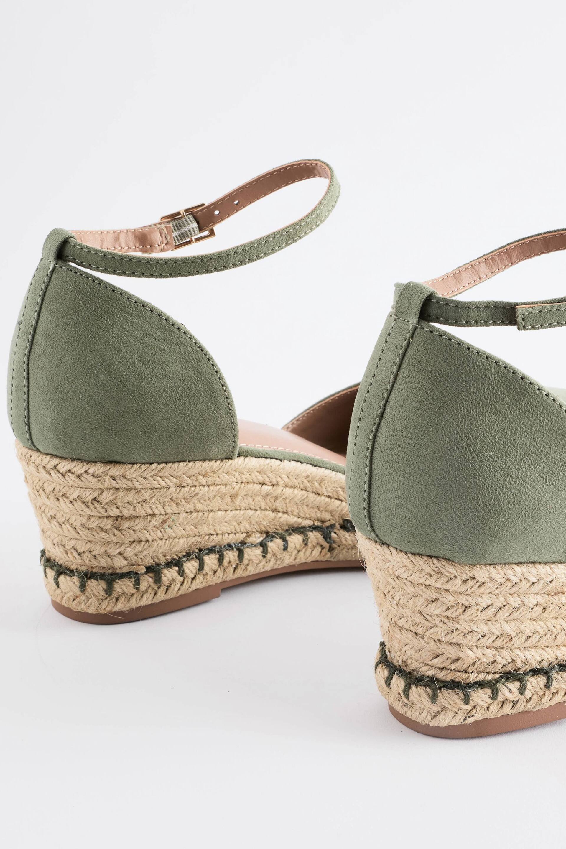 Sand Extra Wide Fit Forever Comfort® Closed Toe Wedges - Image 3 of 6