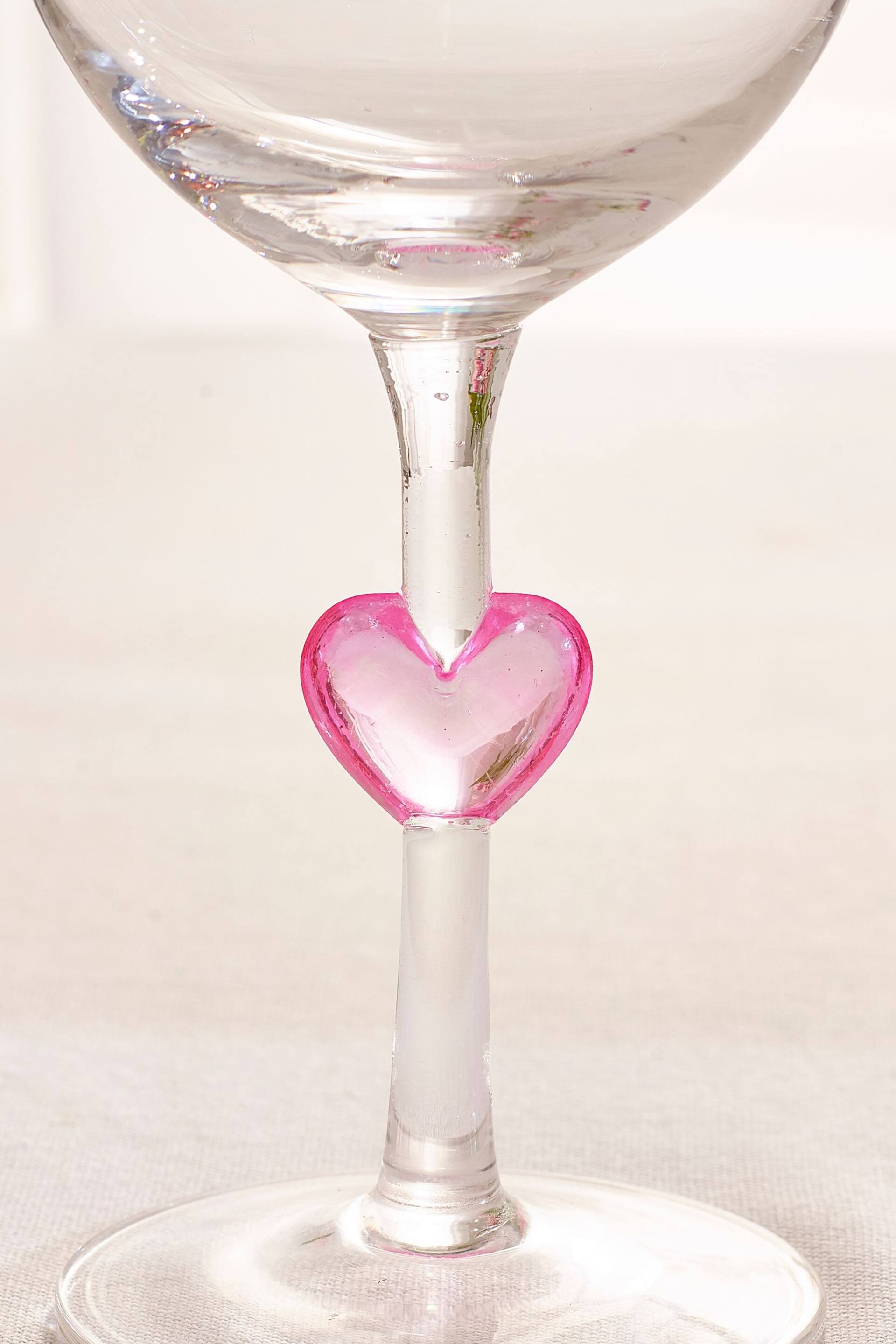 Set of 2 Clear Heart Stem Wine Glasses - Image 3 of 4