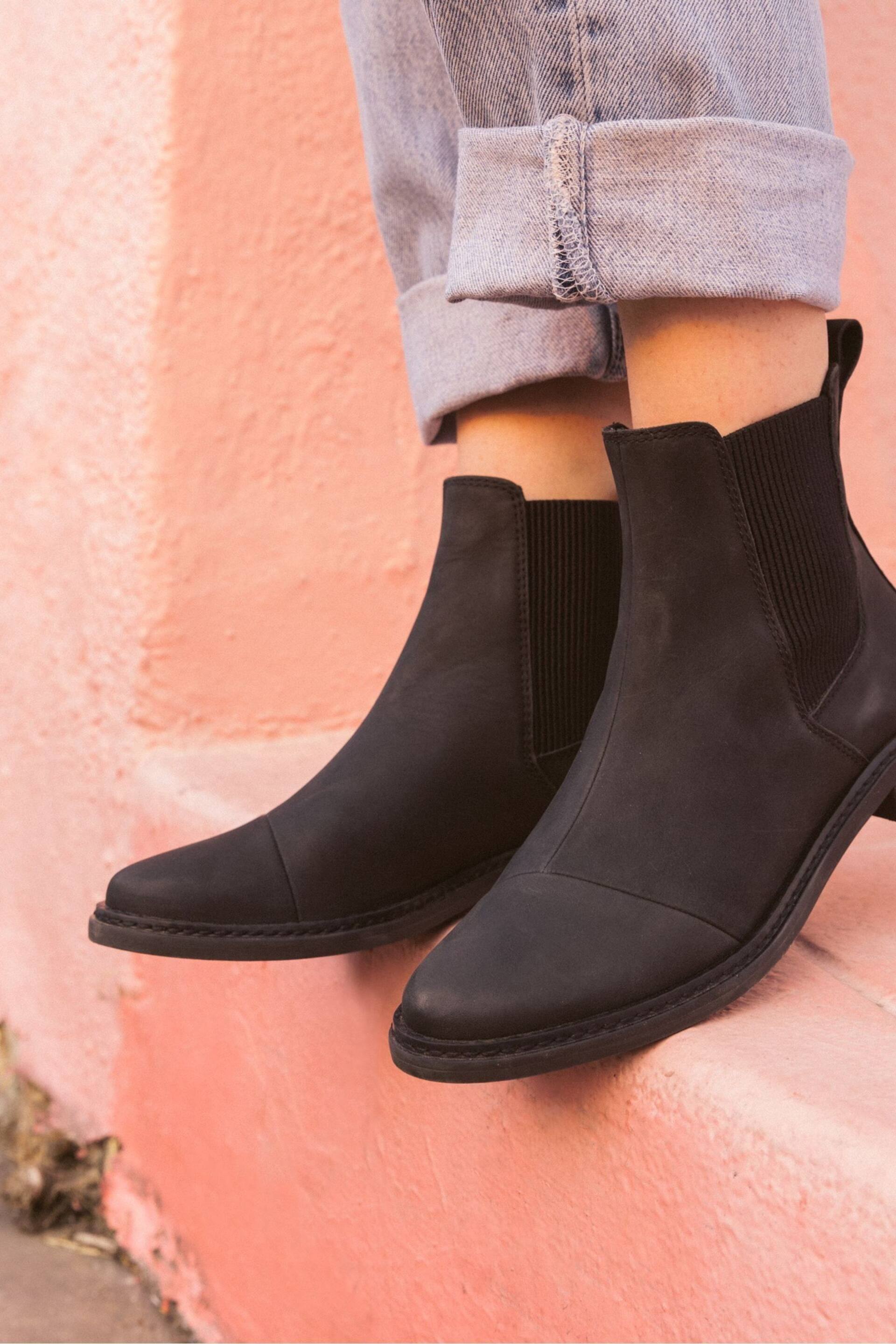 TOMS Charlie Black Leather Chelsea Boots - Image 6 of 11