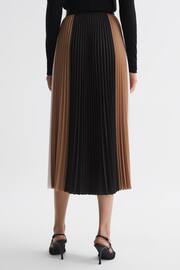 Reiss Black/Camel Ava Colourblock Pleated Midi Skirt - Image 4 of 5