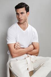 Reiss White Dayton Cotton V-Neck T-Shirt - Image 8 of 8