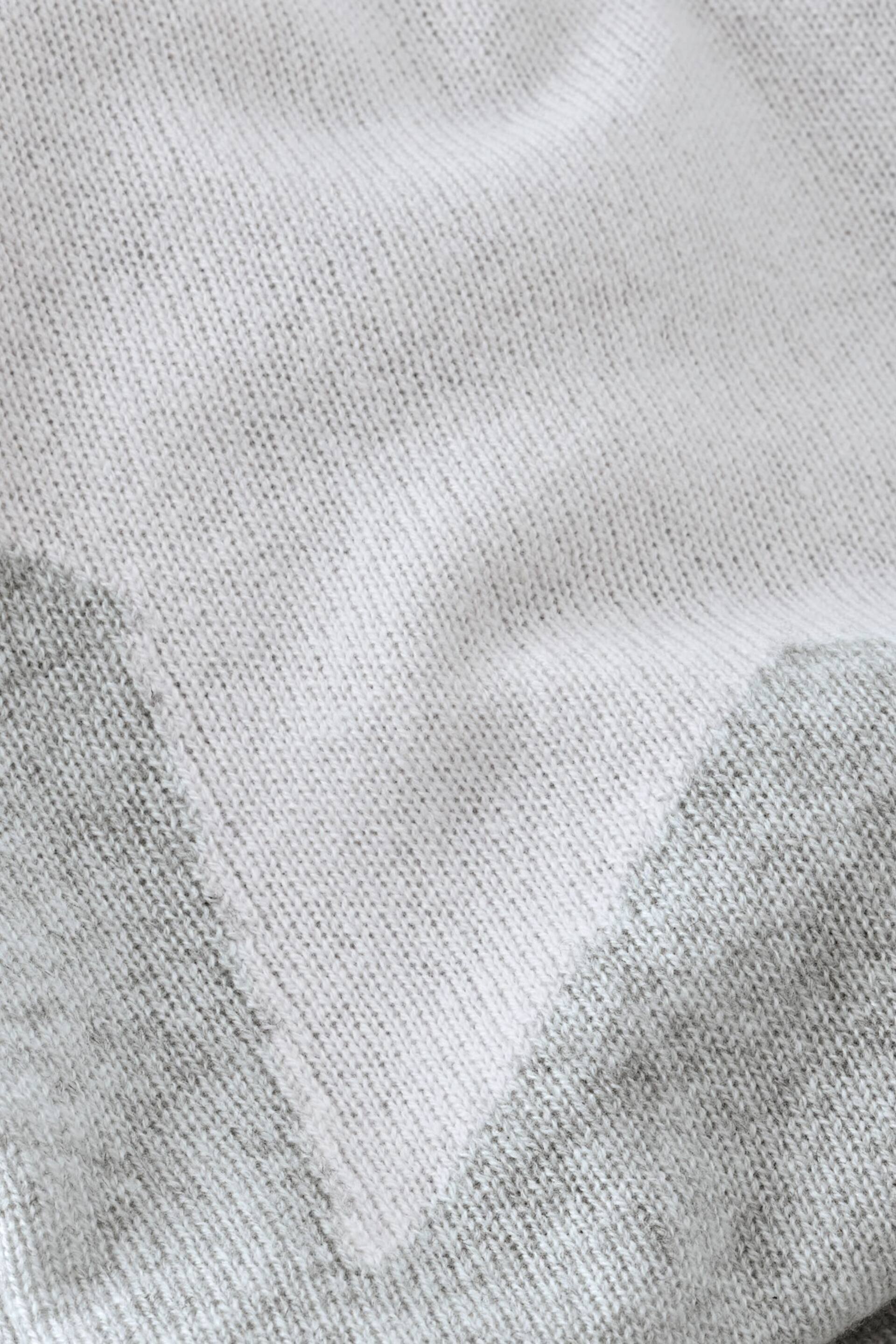 The White Company Baby Grey Star Luxury Cashmere Blanket - Image 3 of 4